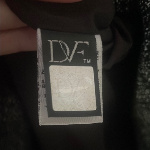 Diane Von Furstenberg Women 2 Black & Grey Sleeveless Intricate Lace Print Dress - Picture 3 of 8